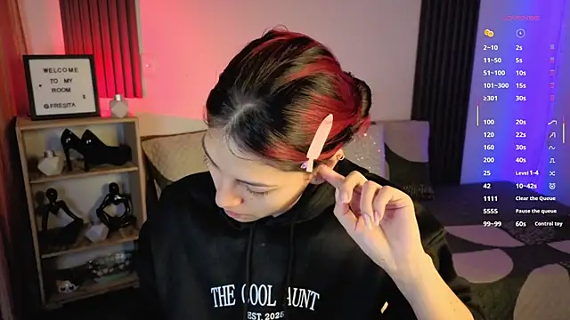 Snapshot of Fresita_Rosita chatting on 10.03.25 Fresita Rosita online show from 10.03.25