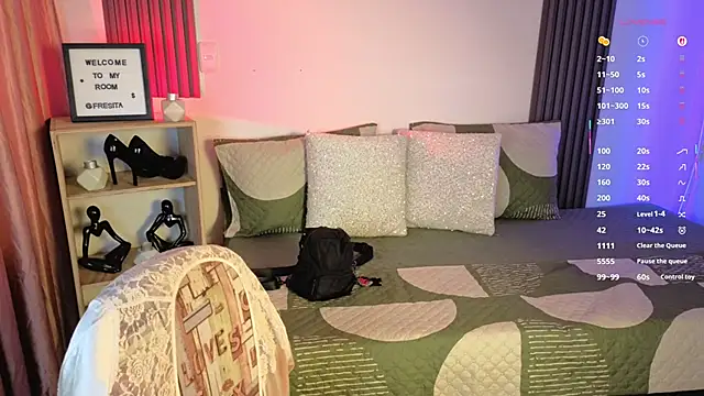 Snapshot of Fresita_Rosita chatting on 10.06.25 Fresita Rosita online show from 10.06.25