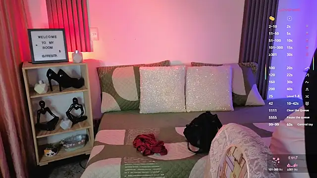 Snapshot of Fresita_Rosita chatting on 10.08.25 Fresita Rosita online show from 10.08.25