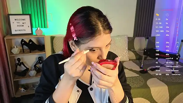 Snapshot of Fresita_Rosita chatting on 10.23.25 Fresita Rosita online show from 10.23.25