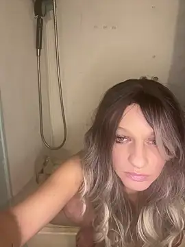 Snapshot of KarmaXblayze chatting on 12.28.24 KarmaXblayze online show from 12.28.24