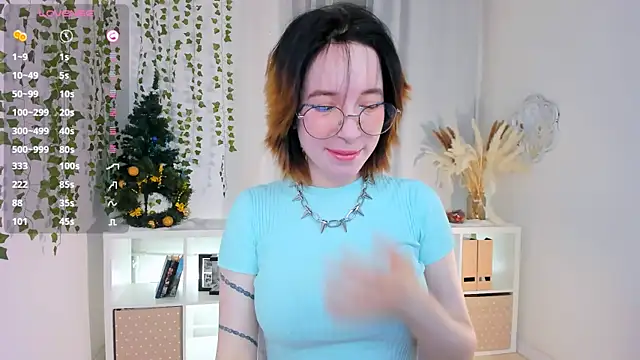 lilithlunna online show from 01.04.25