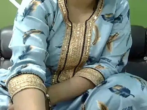 Snapshot of Housewife12 chatting on 03.07.25 Housewife12 online show from 03.07.25