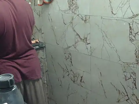 Snapshot of Housewife12 chatting on 10.16.25 Housewife12 online show from 10.16.25