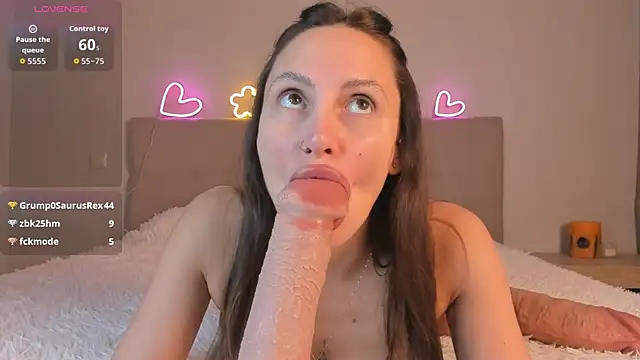 Snapshot of imMolly11 chatting on 10.20.25 imMolly11 online show from 10.20.25