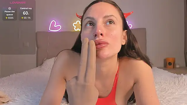 Snapshot of imMolly11 chatting on 10.28.25 imMolly11 online show from 10.28.25