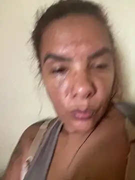 briannaa557 online show from 09.13.25