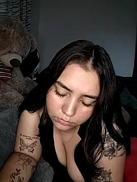 Snapshot of Ema_kraus chatting on 02.16.25 Ema kraus online show from 02.16.25