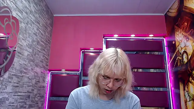 perfectlump online show from 10.18.25