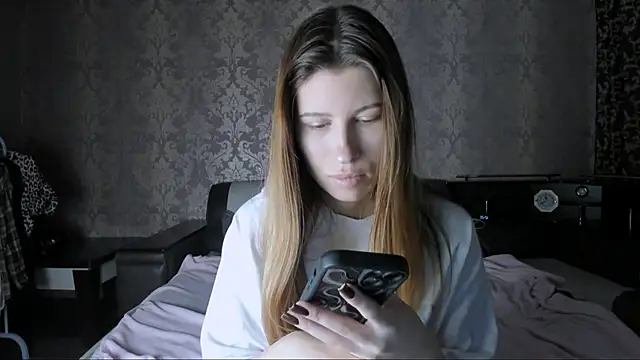 Agnes Allenn online show from 10.20.25