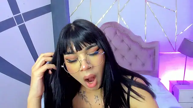 RoseCassie online show from 01.20.25