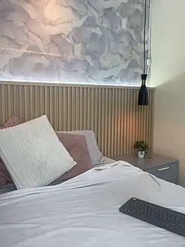 AinaraJimenez online show from 12.21.25