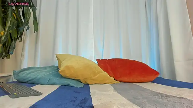 Snapshot of ash_ricci chatting on 12.27.24 ash ricci online show from 12.27.24