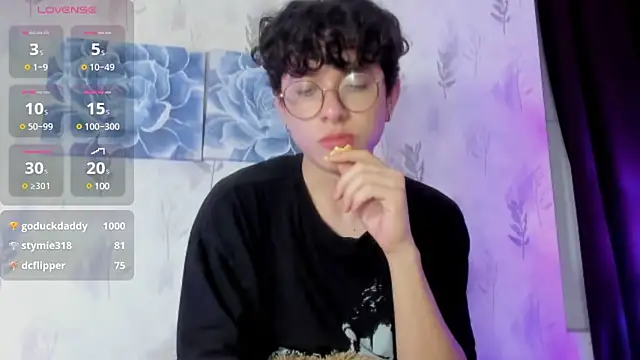 Snapshot of ash_ricci chatting on 02.10.25 ash ricci online show from 02.10.25