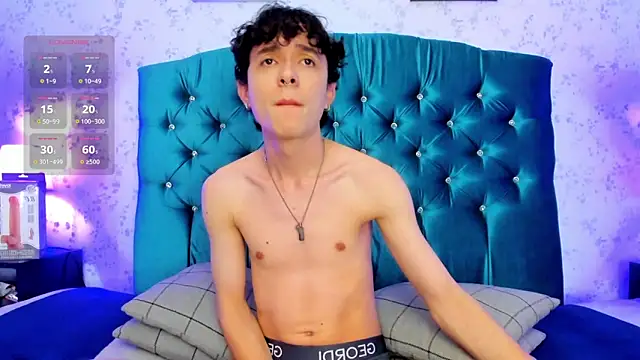 Snapshot of ash_ricci chatting on 03.10.25 ash ricci online show from 03.10.25