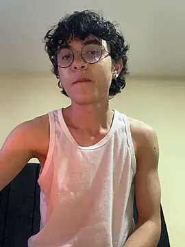 Snapshot of ash_ricci chatting on 10.05.25 ash ricci online show from 10.05.25