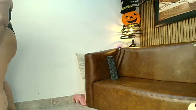 Valentinadiazz1 online show from 10.31.25