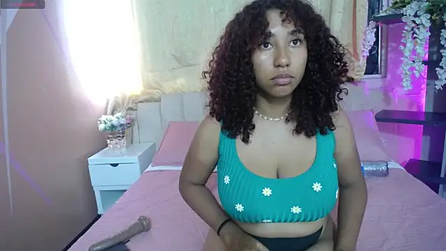 Snapshot of lauraltt chatting on 12.26.24 lauraltt online show from 12.26.24