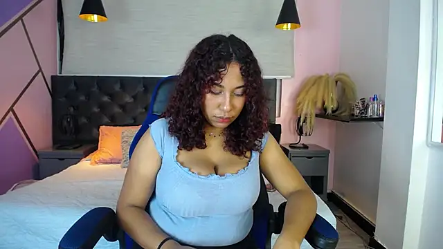 Snapshot of lauraltt chatting on 01.19.25 lauraltt online show from 01.19.25