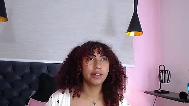 Snapshot of lauraltt chatting on 02.23.25 lauraltt online show from 02.23.25