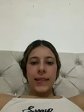 Snapshot of evaFiore chatting on 03.18.25 evaFiore online show from 03.18.25