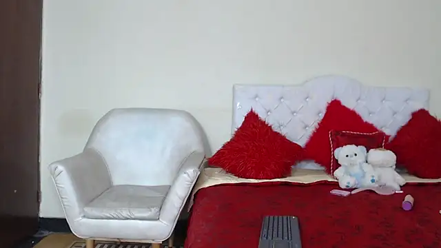 Mariana 16  online show from 01.07.25