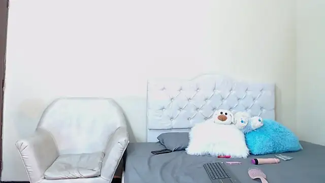 Mariana 16  online show from 01.14.25