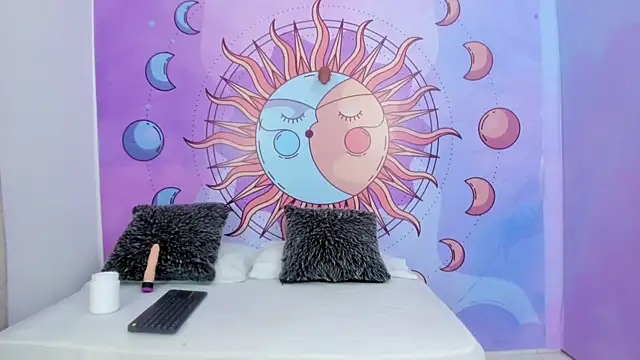 Mariana 16  online show from 09.26.25