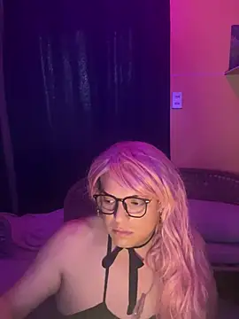 Snapshot of NikkelSofia chatting on 01.19.25 NikkelSofia online show from 01.19.25