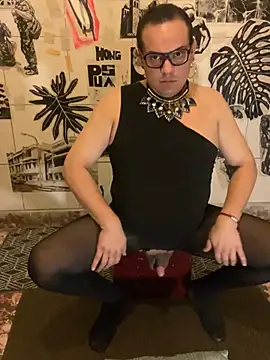 Snapshot of NikkelSofia chatting on 02.10.25 NikkelSofia online show from 02.10.25