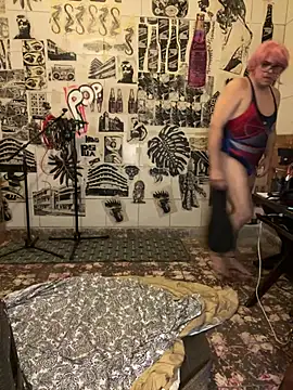 Snapshot of NikkelSofia chatting on 02.13.25 NikkelSofia online show from 02.13.25