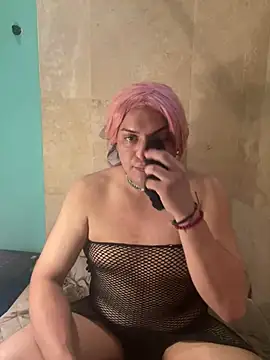 Snapshot of NikkelSofia chatting on 03.12.25 NikkelSofia online show from 03.12.25