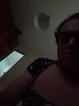 Snapshot of NikkelSofia chatting on 10.24.25 NikkelSofia online show from 10.24.25