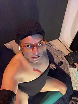 NikkelSofia online show from 04.30.26
