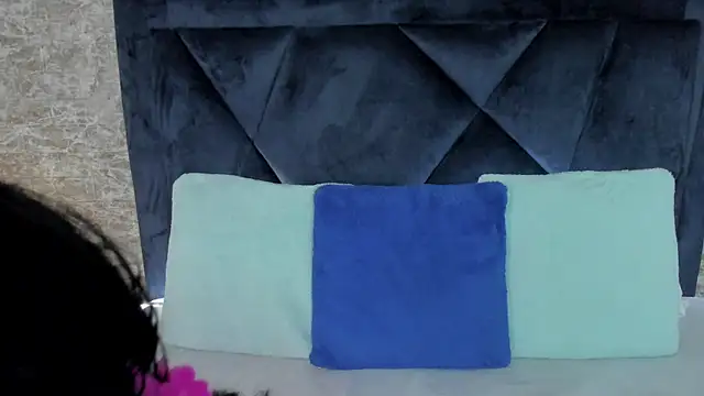 Snapshot of Lily_Woodz chatting on 09.27.25 Lily Woodz online show from 09.27.25