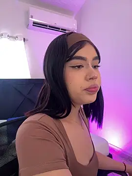 Lily Woodz online show from 04.09.26