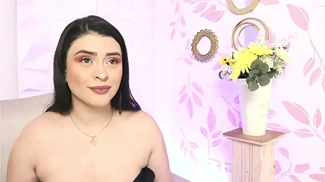 Snapshot of AnikaRomanoff chatting on 02.18.25 AnikaRomanoff online show from 02.18.25