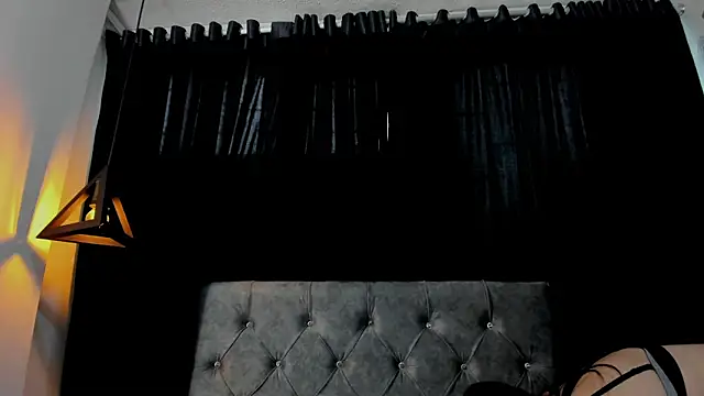 Snapshot of AnikaRomanoff chatting on 03.07.25 AnikaRomanoff online show from 03.07.25