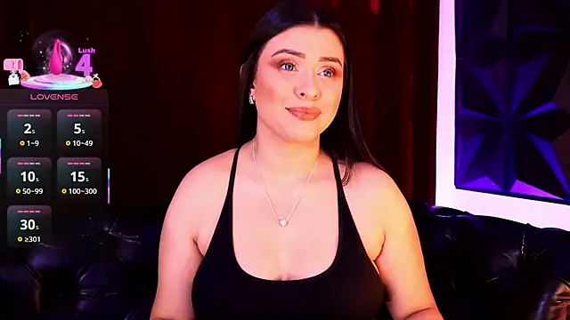 Snapshot of AnikaRomanoff chatting on 09.22.25 AnikaRomanoff online show from 09.22.25