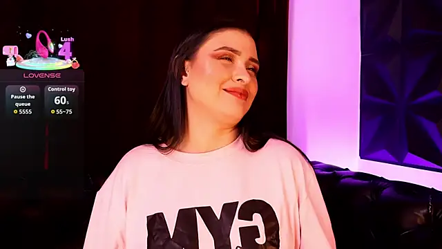 Snapshot of AnikaRomanoff chatting on 10.02.25 AnikaRomanoff online show from 10.02.25