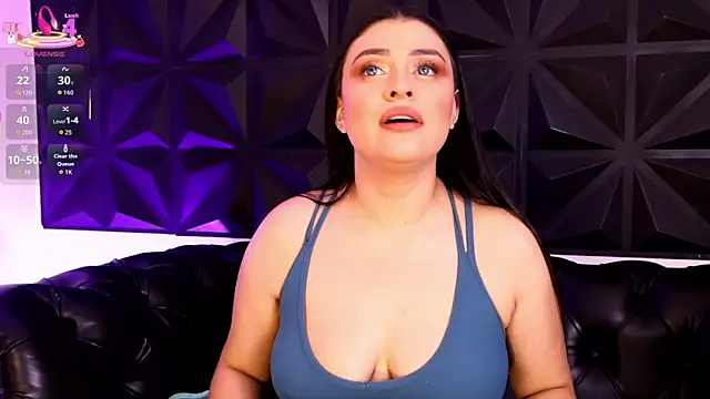 Snapshot of AnikaRomanoff chatting on 10.03.25 AnikaRomanoff online show from 10.03.25