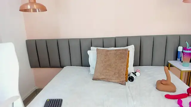 celeste smmith  online show from 02.23.25