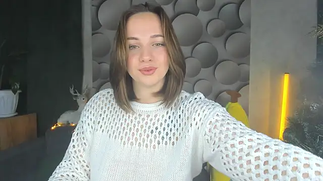 Snapshot of Cute_smile_sharon chatting on 12.20.24 Cute smile sharon online show from 12.20.24