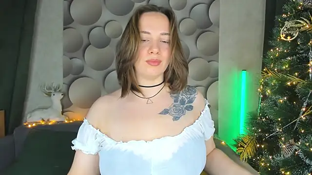 Snapshot of Cute_smile_sharon chatting on 12.28.24 Cute smile sharon online show from 12.28.24