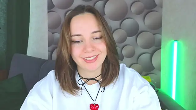 Snapshot of Cute_smile_sharon chatting on 02.14.25 Cute smile sharon online show from 02.14.25