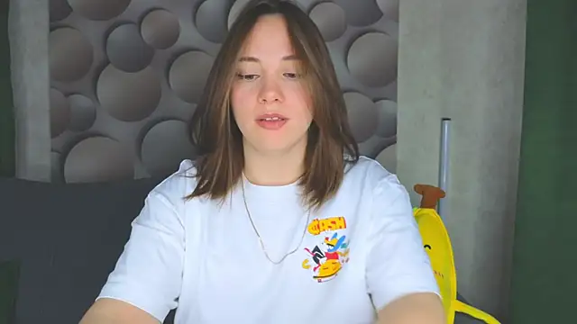 Snapshot of Cute_smile_sharon chatting on 02.20.25 Cute smile sharon online show from 02.20.25