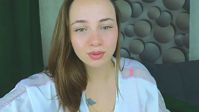 Snapshot of Cute_smile_sharon chatting on 09.13.25 Cute smile sharon online show from 09.13.25