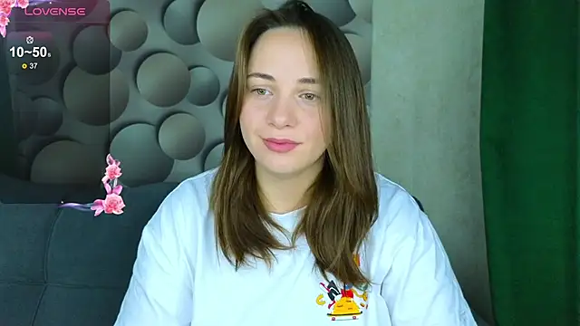 Snapshot of Cute_smile_sharon chatting on 10.10.25 Cute smile sharon online show from 10.10.25