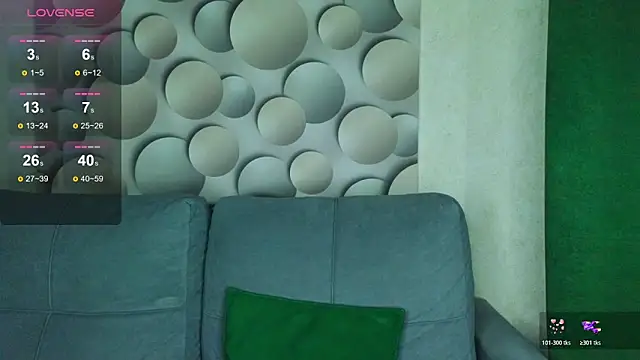 Snapshot of Cute_smile_sharon chatting on 10.17.25 Cute smile sharon online show from 10.17.25