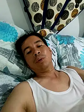 bisexual0007 online show from 12.15.25